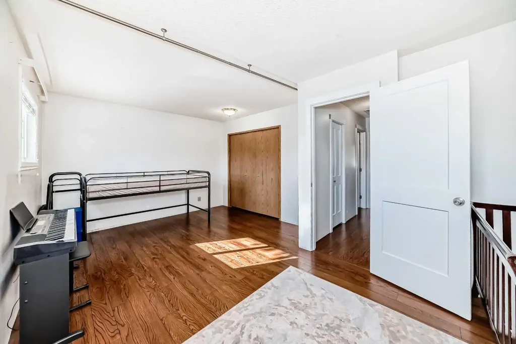4 Manning Street Red Deer AB T4R 1N6