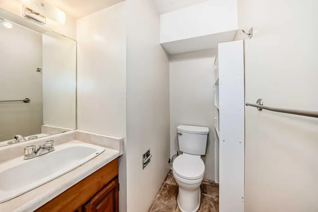 4 Manning Street Red Deer AB T4R 1N6