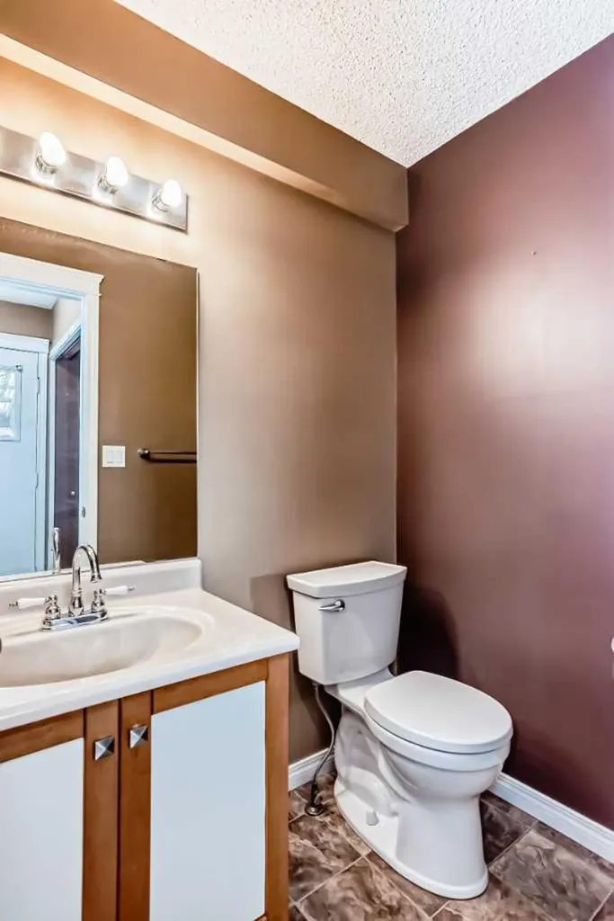 4 Manning Street Red Deer AB T4R 1N6