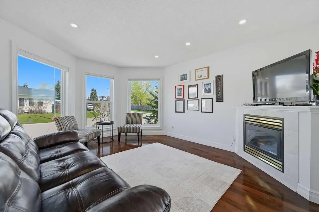 55 Ross Place Crossfield AB T0M 0S0