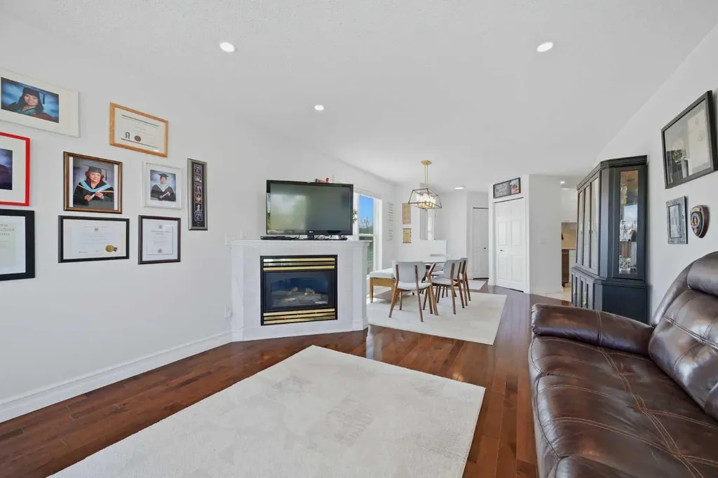 55 Ross Place Crossfield AB T0M 0S0