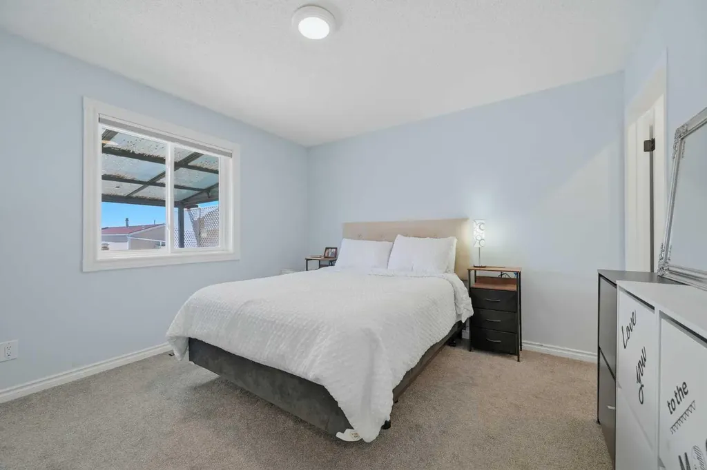 55 Ross Place Crossfield AB T0M 0S0
