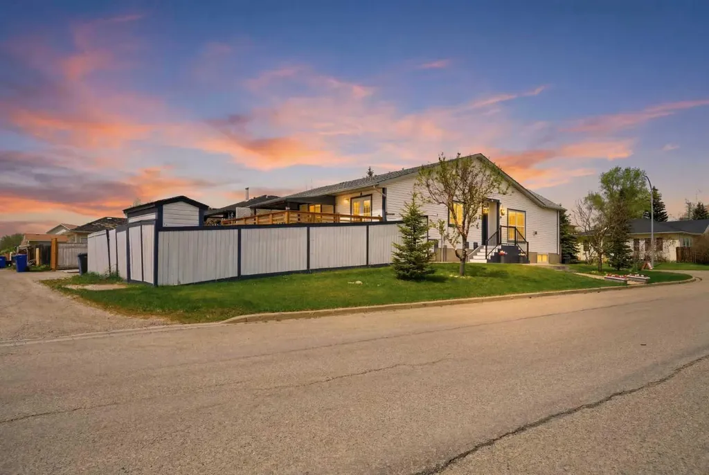 55 Ross Place Crossfield AB T0M 0S0
