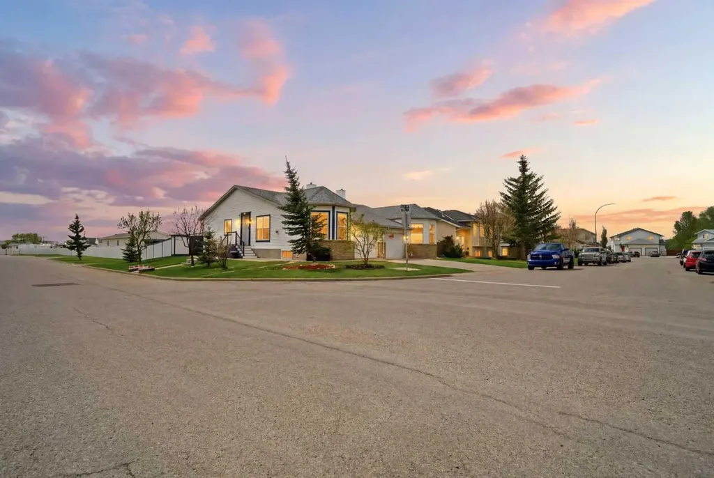 55 Ross Place Crossfield AB T0M 0S0
