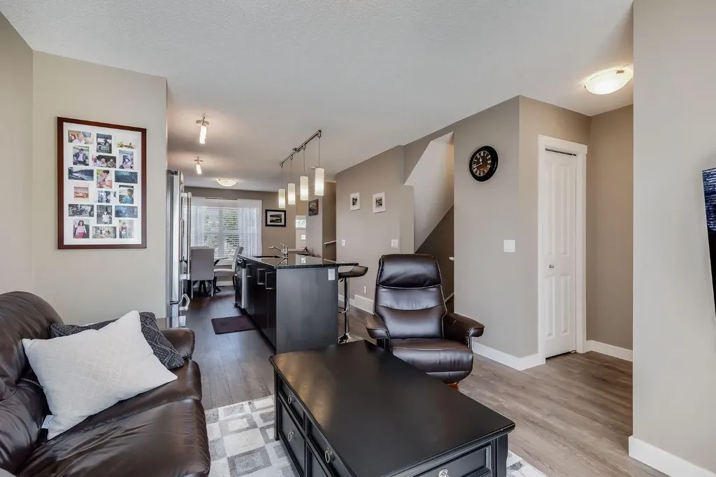 1225 Kings Heights Way SE Airdrie AB T4A 0T7