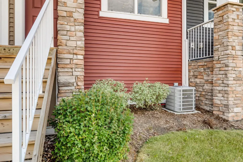 1225 Kings Heights Way SE Airdrie AB T4A 0T7