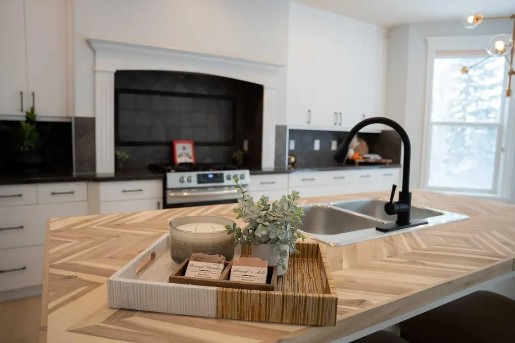 3 Strathridge Bay SW Calgary AB T3H4S1