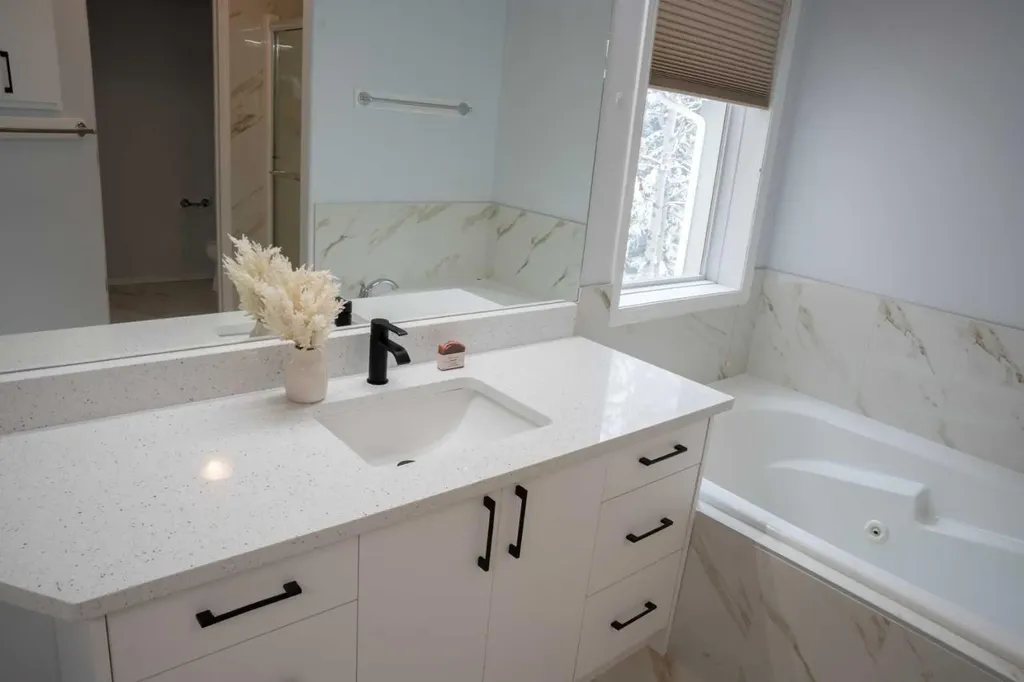 3 Strathridge Bay SW Calgary AB T3H4S1
