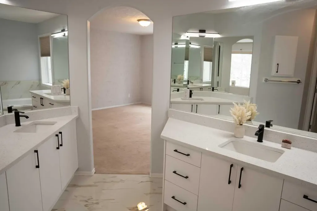 3 Strathridge Bay SW Calgary AB T3H4S1
