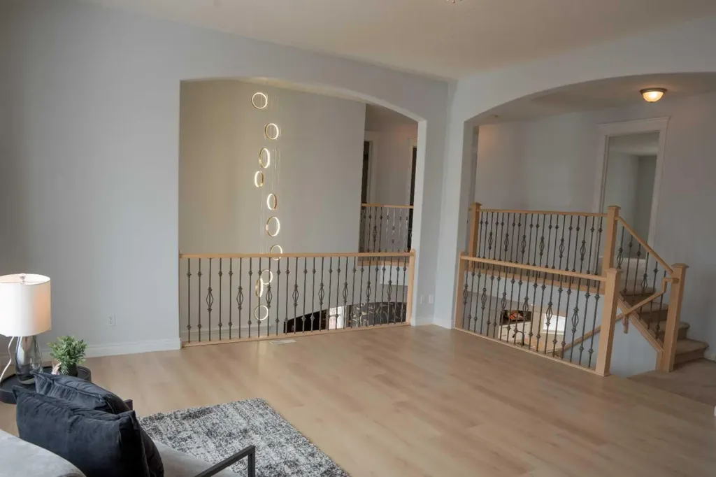 3 Strathridge Bay SW Calgary AB T3H4S1