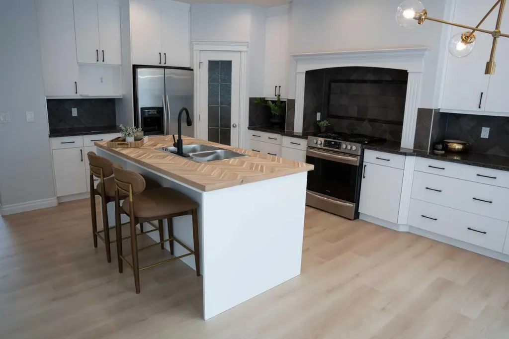 3 Strathridge Bay SW Calgary AB T3H4S1