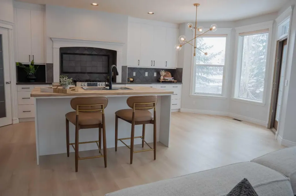 3 Strathridge Bay SW Calgary AB T3H4S1