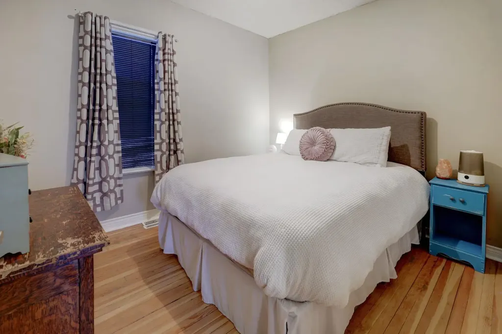 508 9 Street NE Calgary AB T2E 4K5