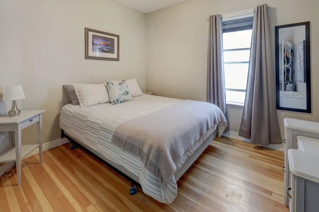 508 9 Street NE Calgary AB T2E 4K5