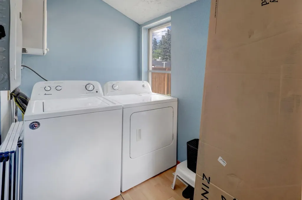 508 9 Street NE Calgary AB T2E 4K5