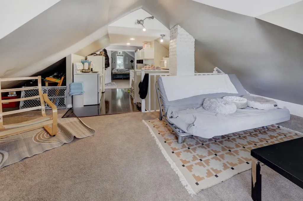 508 9 Street NE Calgary AB T2E 4K5