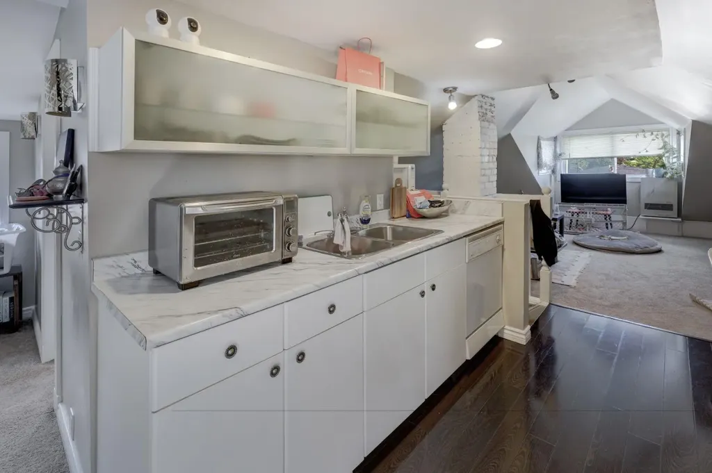 508 9 Street NE Calgary AB T2E 4K5
