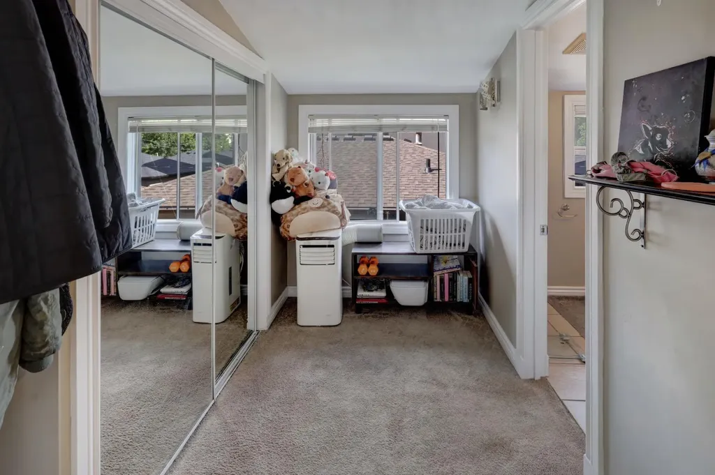 508 9 Street NE Calgary AB T2E 4K5