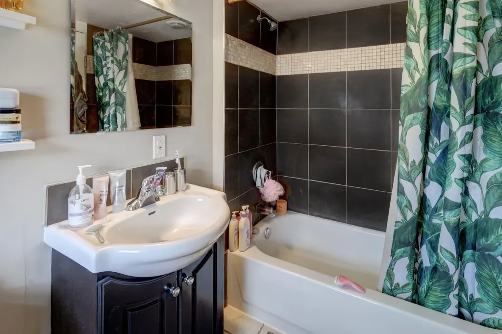 508 9 Street NE Calgary AB T2E 4K5