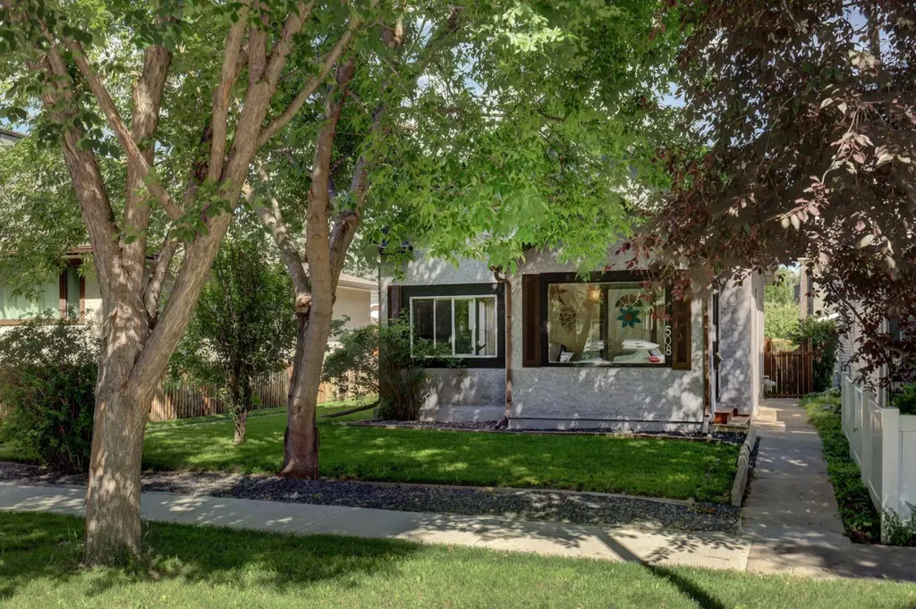 508 9 Street NE Calgary AB T2E 4K5