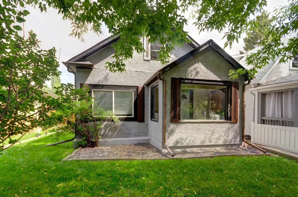 508 9 Street NE Calgary AB T2E 4K5