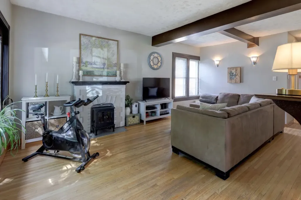 508 9 Street NE Calgary AB T2E 4K5