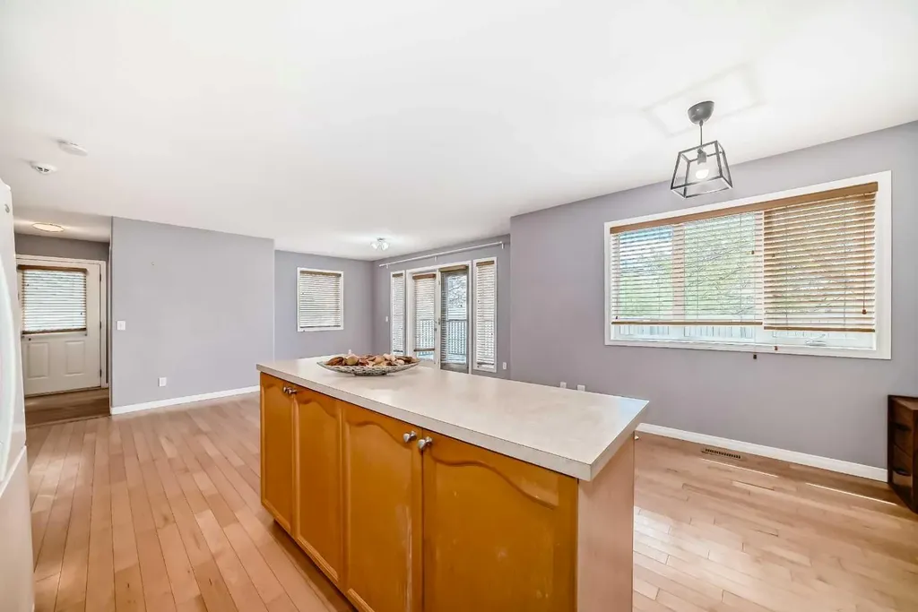 156 Simcoe Place SW Calgary AB T3H 0X7