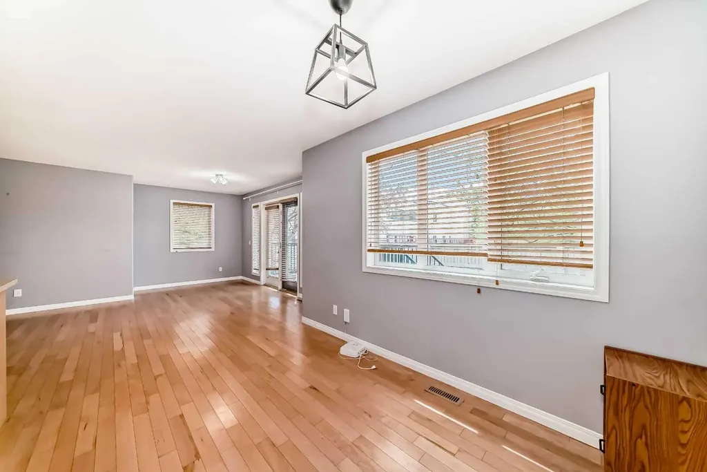 156 Simcoe Place SW Calgary AB T3H 0X7