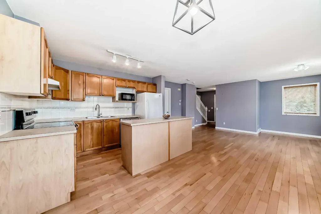 156 Simcoe Place SW Calgary AB T3H 0X7