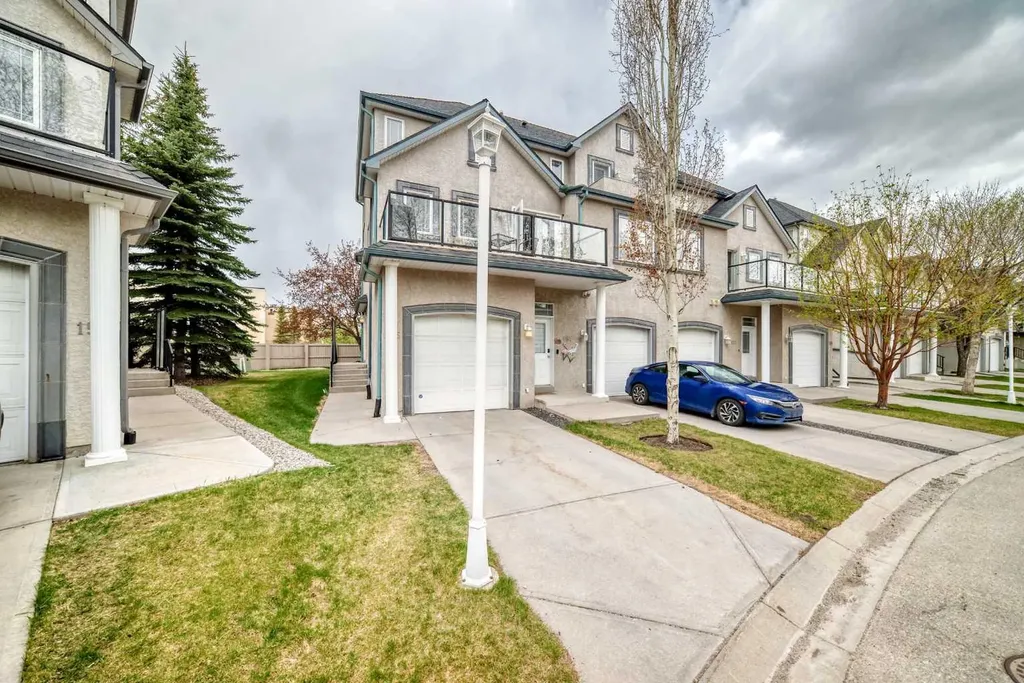 156 Simcoe Place SW Calgary AB T3H 0X7
