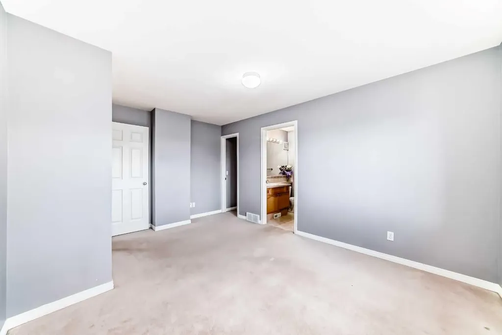 156 Simcoe Place SW Calgary AB T3H 0X7