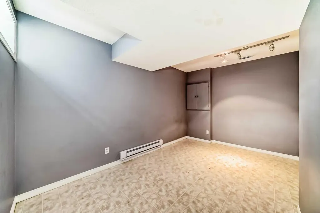 156 Simcoe Place SW Calgary AB T3H 0X7