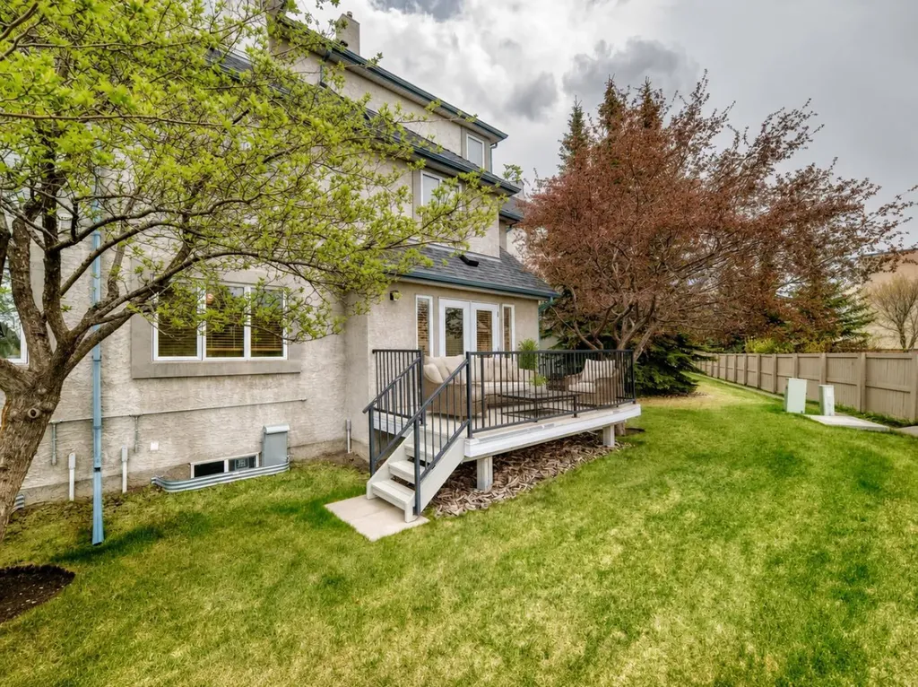 156 Simcoe Place SW Calgary AB T3H 0X7