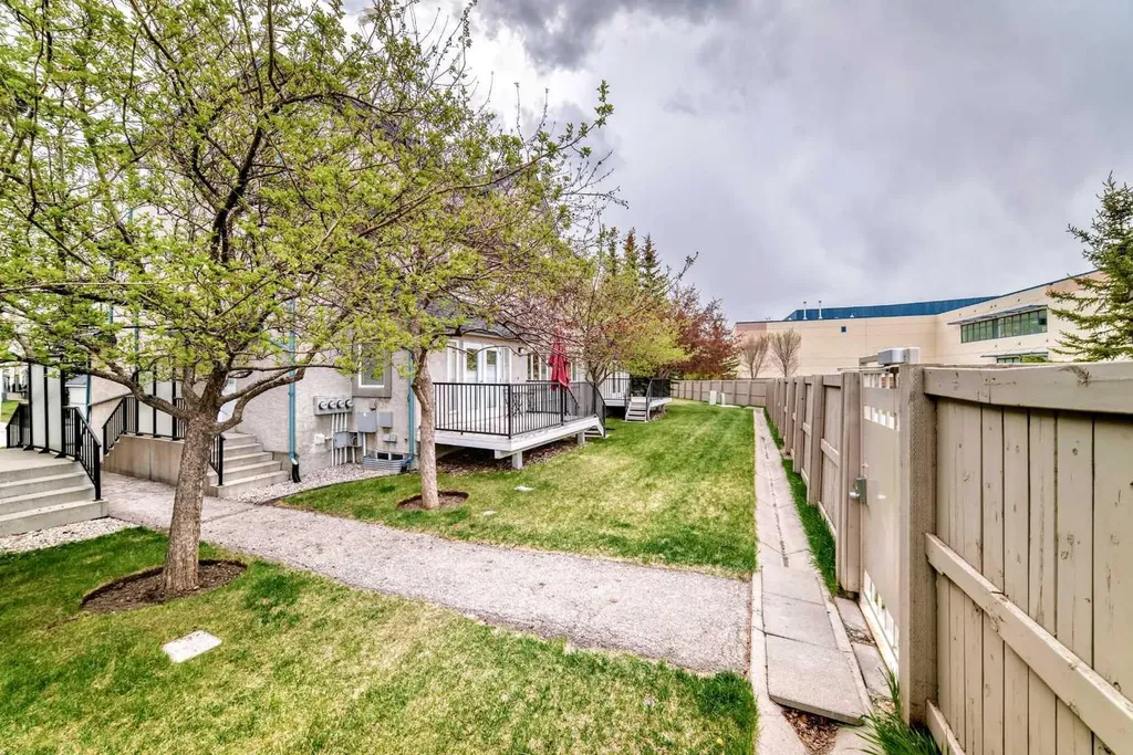 156 Simcoe Place SW Calgary AB T3H 0X7
