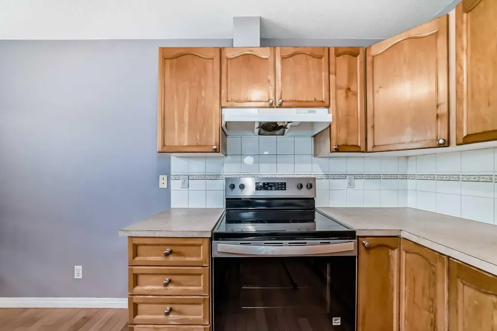 156 Simcoe Place SW Calgary AB T3H 0X7