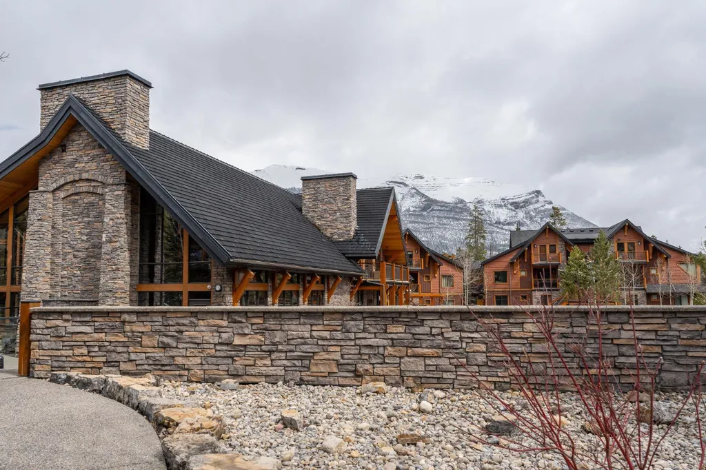 101B Stewart Creek Landing Canmore AB T1W 0E3