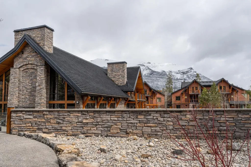 101B Stewart Creek Landing Canmore AB T1W 0E3