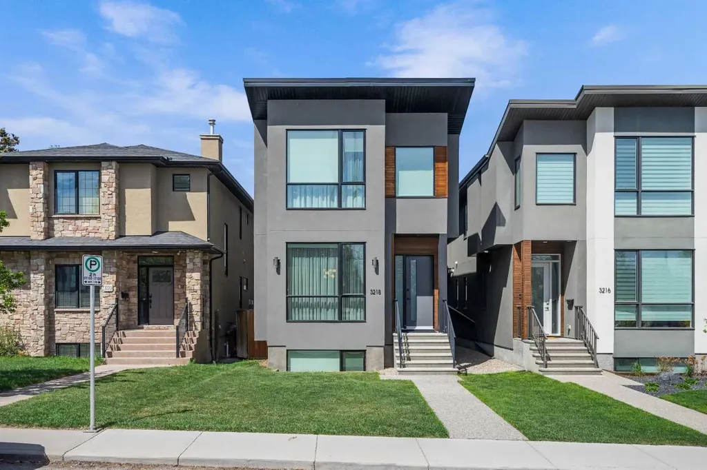3218 14 Avenue SW Calgary AB T3C 0X3