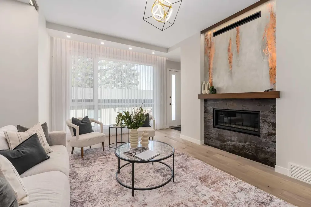 3218 14 Avenue SW Calgary AB T3C 0X3