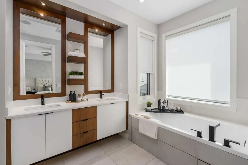 3218 14 Avenue SW Calgary AB T3C 0X3