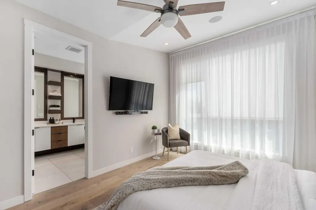 3218 14 Avenue SW Calgary AB T3C 0X3