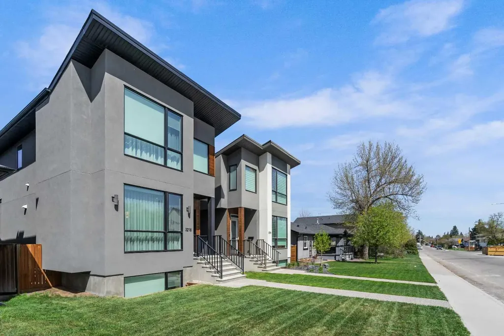 3218 14 Avenue SW Calgary AB T3C 0X3