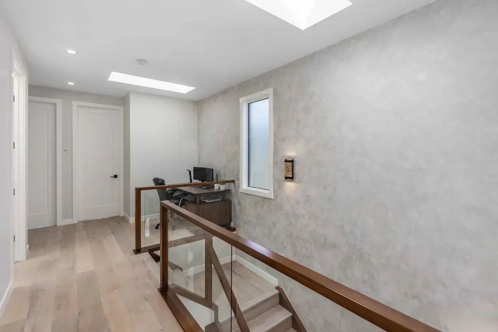 3218 14 Avenue SW Calgary AB T3C 0X3