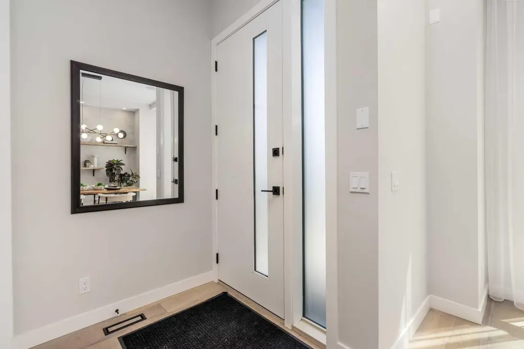3218 14 Avenue SW Calgary AB T3C 0X3