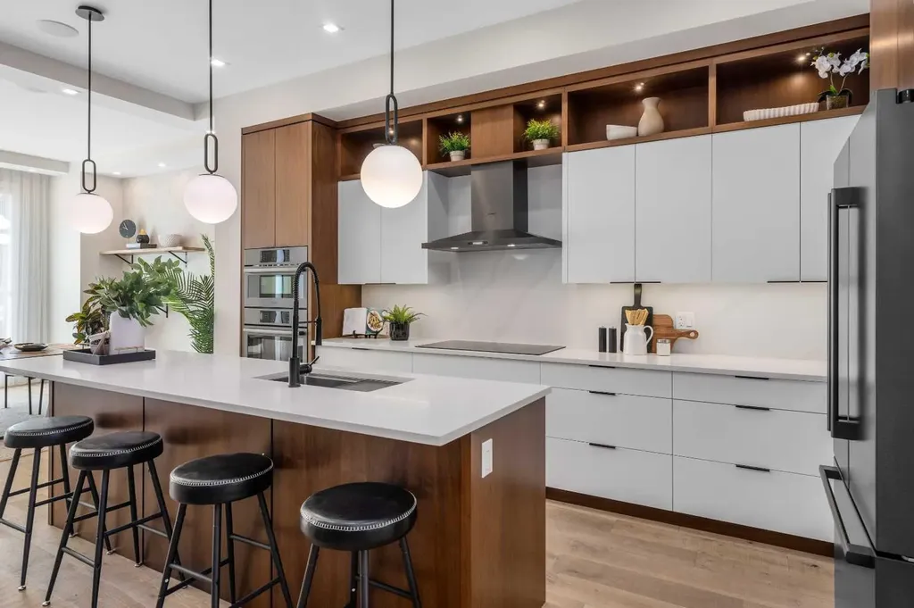 3218 14 Avenue SW Calgary AB T3C 0X3