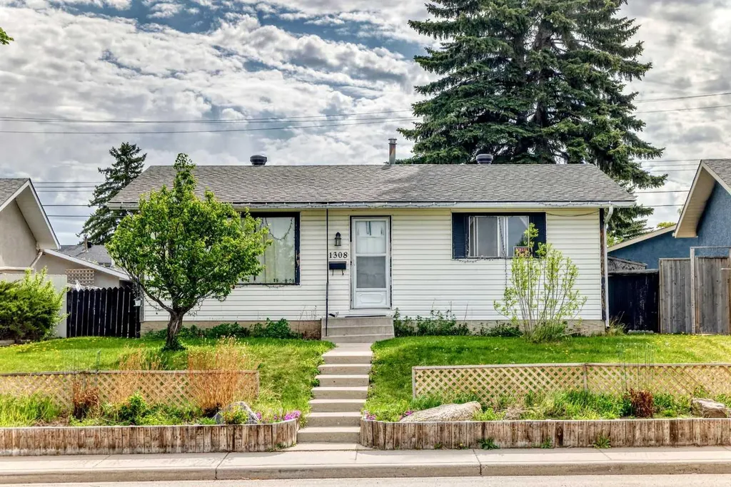 1308 Pensacola Way SE Calgary AB T2A 2H2