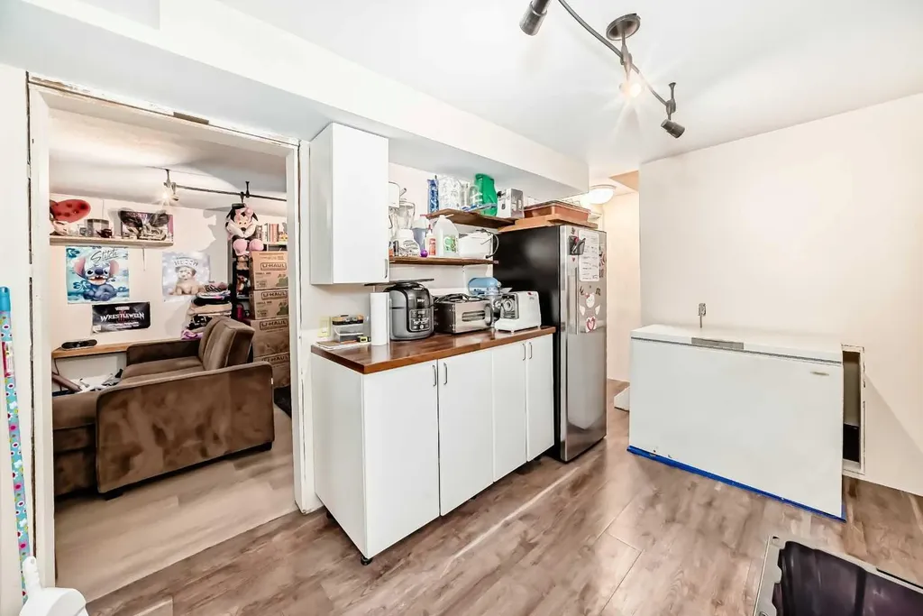 1308 Pensacola Way SE Calgary AB T2A 2H2