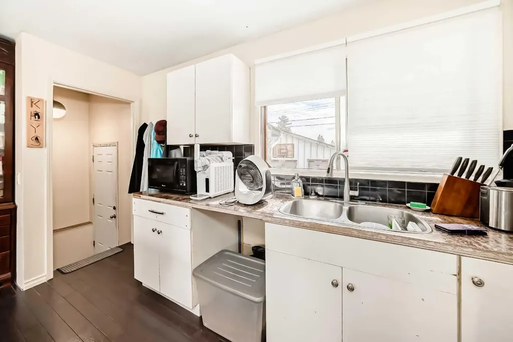 1308 Pensacola Way SE Calgary AB T2A 2H2