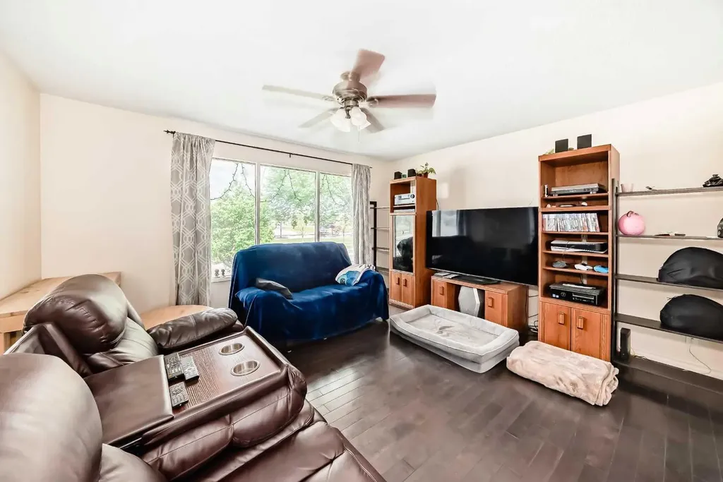 1308 Pensacola Way SE Calgary AB T2A 2H2