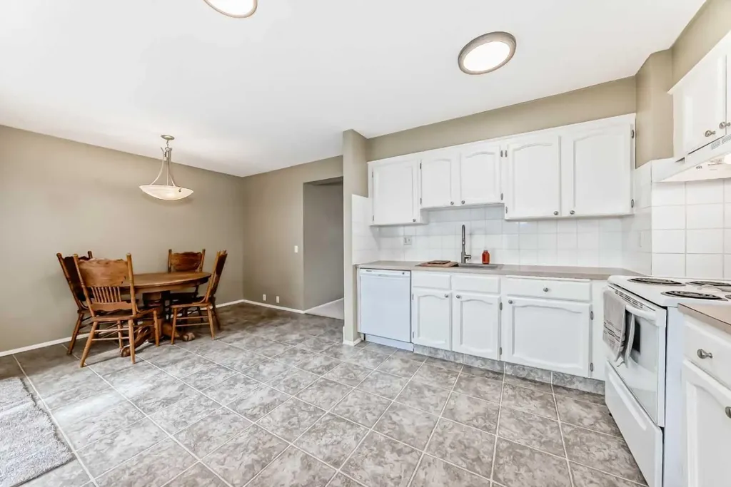 3302 50 Street NW Calgary AB T3A2C6